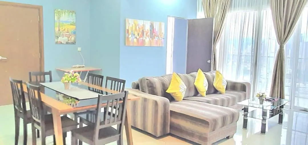 Regalia Suites With Infinity Pool Klcc By Staycation Homes Kuala Lumpur 0*,  Malaysia