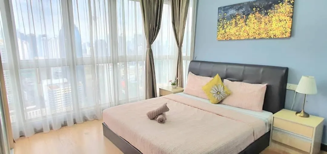 Regalia Suites With Infinity Pool Klcc By Staycation Homes Kuala Lumpur Malaysia