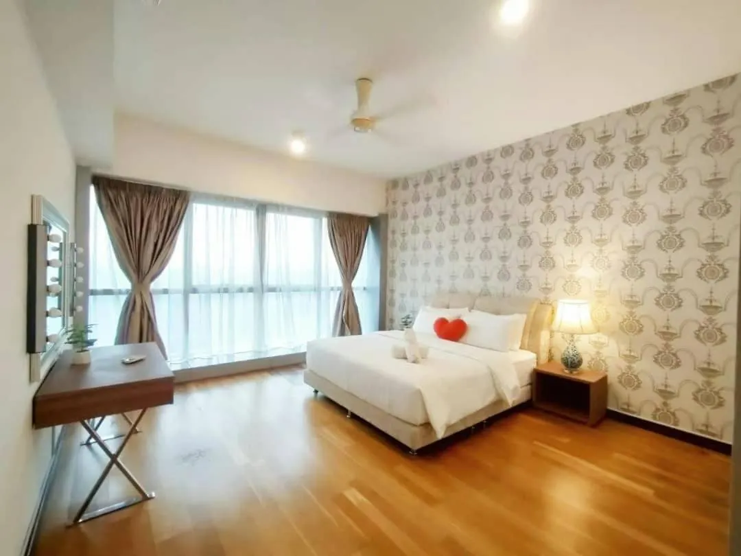 Regalia Suites With Infinity Pool Klcc By Staycation Homes Kuala Lumpur 0*,  Malaysia