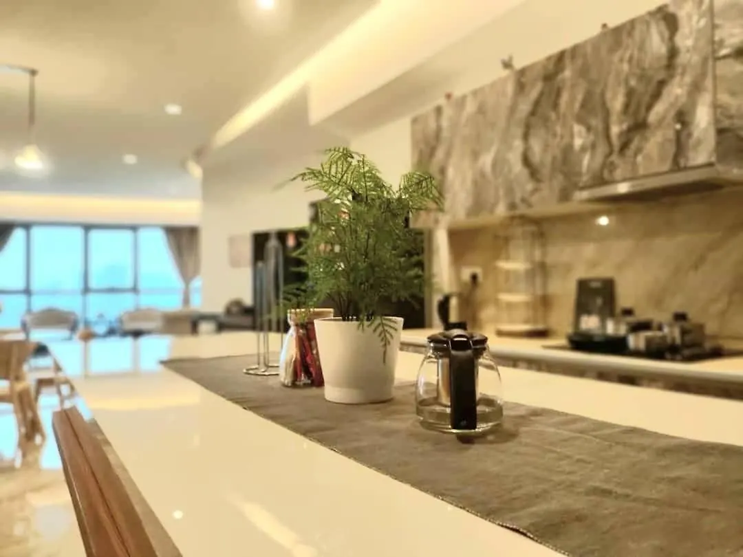 Apartment Regalia Suites With Infinity Pool Klcc By Staycation Homes Kuala Lumpur Malaysia