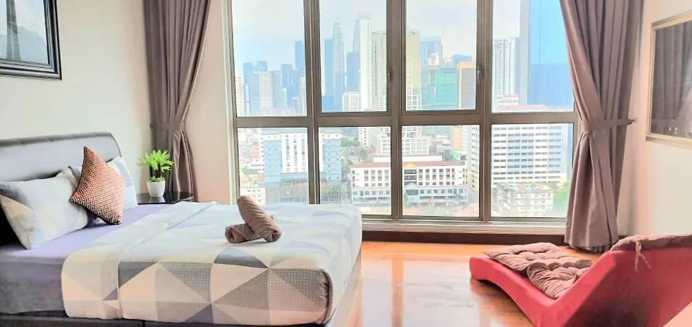 Regalia Suites With Infinity Pool Klcc By Staycation Homes Kuala Lumpur Apartment