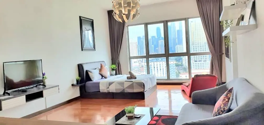 Regalia Suites With Infinity Pool Klcc By Staycation Homes Kuala Lumpur
